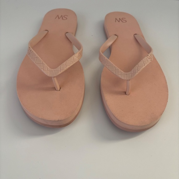 STUART WEITZMAN Embossed Flip Flop In Poudre - Picture 12 of 13